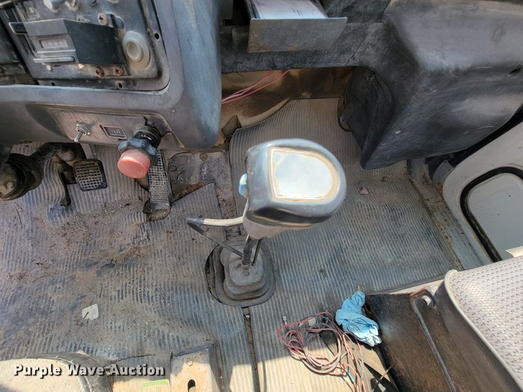 image for item KD9384 1993 Ford LT8000  ready mix truck