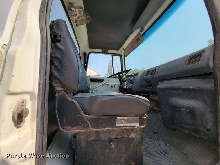 image for item KD9384 1993 Ford LT8000  ready mix truck