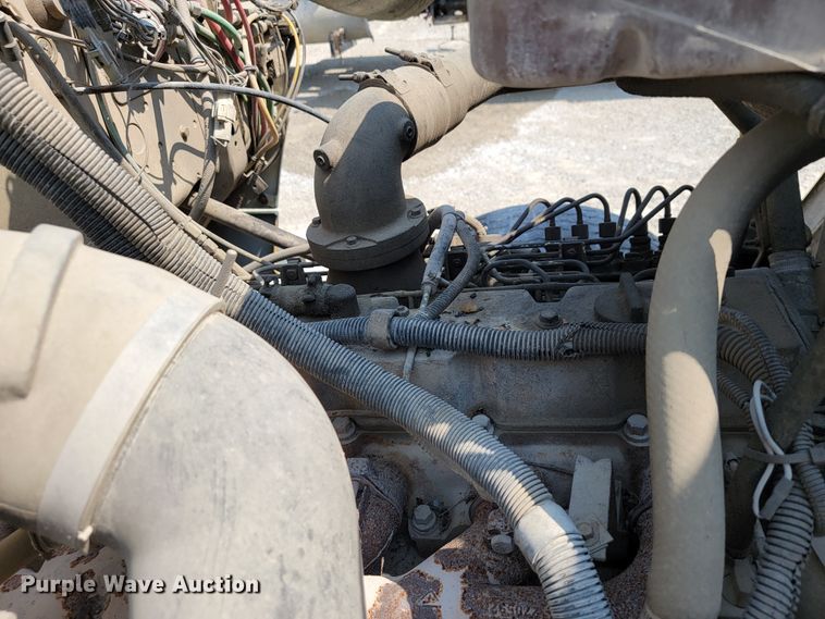 image for item KD9384 1993 Ford LT8000  ready mix truck