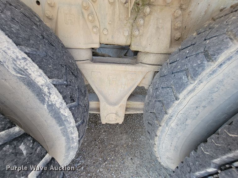 image for item KD9384 1993 Ford LT8000  ready mix truck