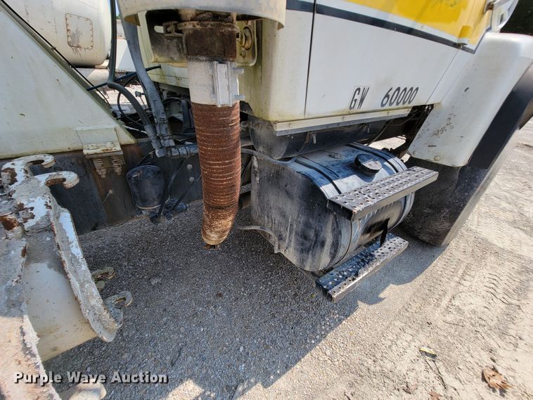 image for item KD9384 1993 Ford LT8000  ready mix truck