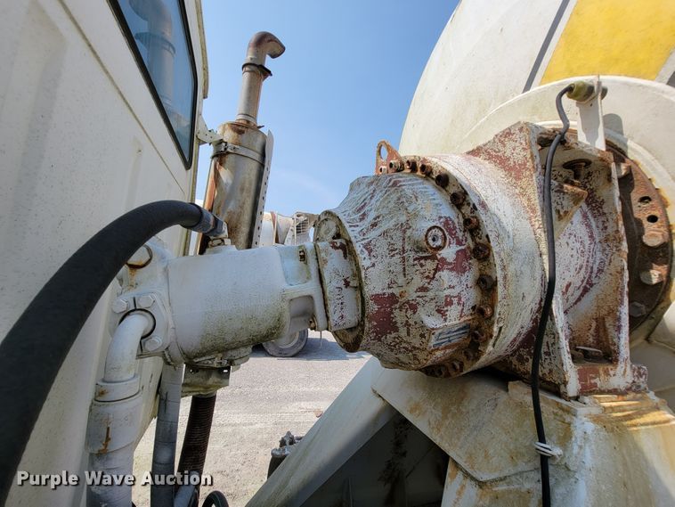 image for item KD9384 1993 Ford LT8000  ready mix truck