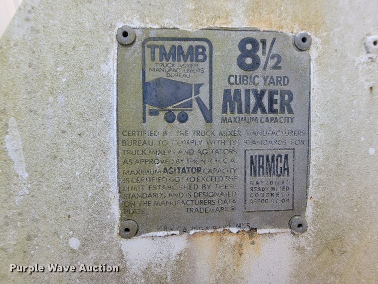 image for item KD9384 1993 Ford LT8000  ready mix truck