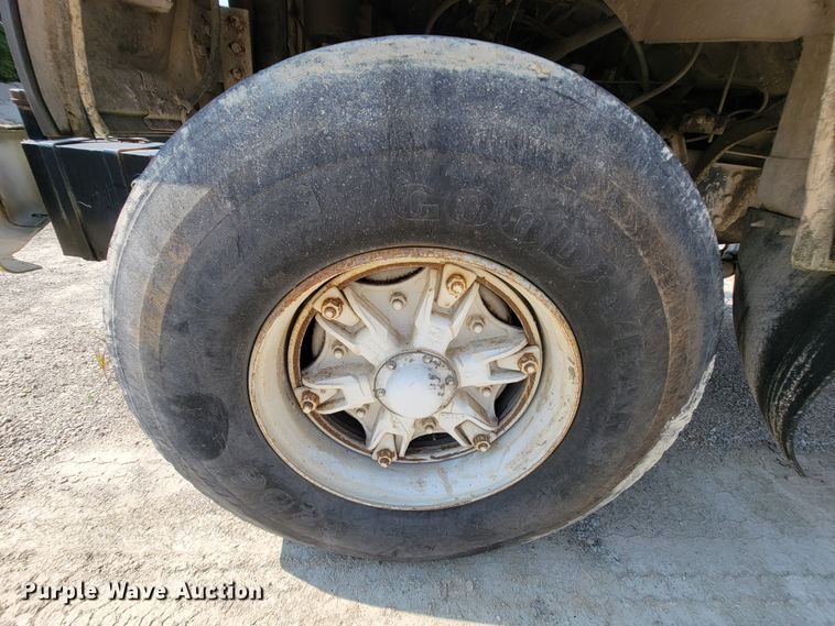 image for item KD9384 1993 Ford LT8000  ready mix truck