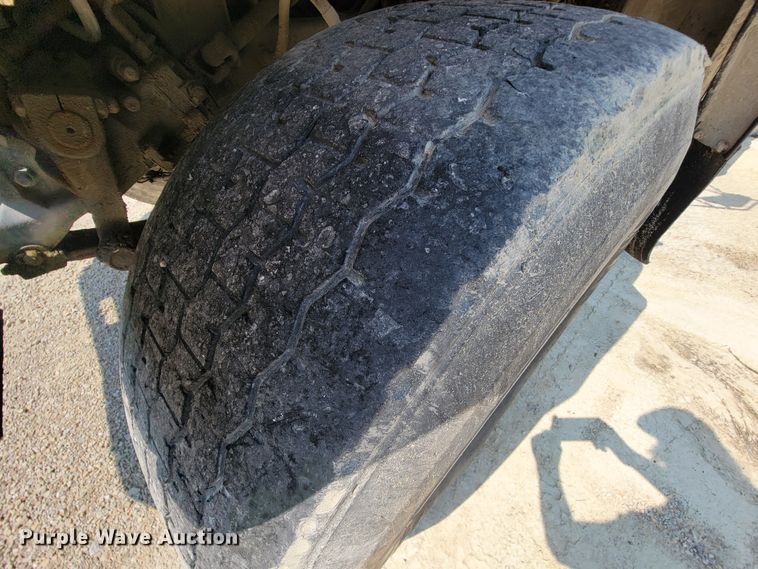 image for item KD9384 1993 Ford LT8000  ready mix truck