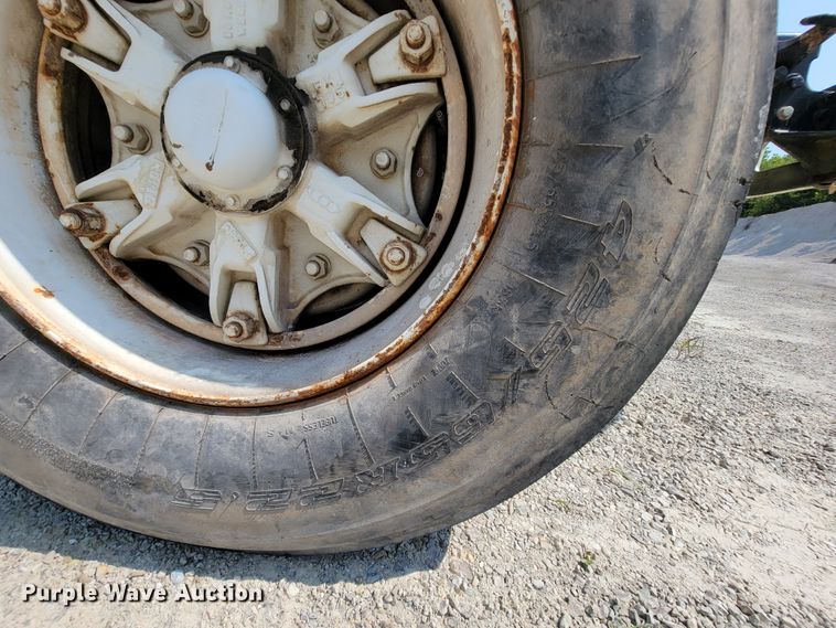 image for item KD9384 1993 Ford LT8000  ready mix truck