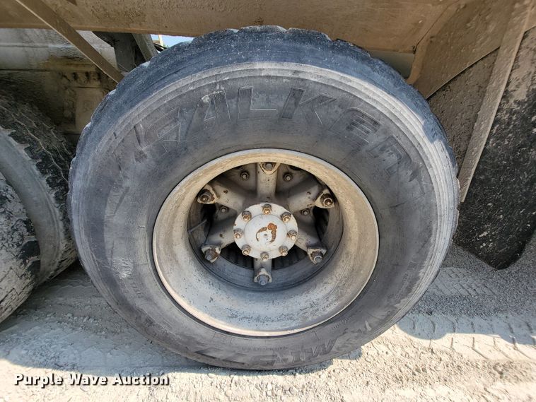 image for item KD9384 1993 Ford LT8000  ready mix truck