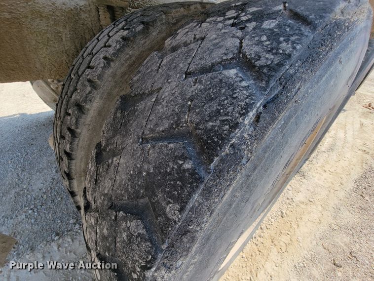 image for item KD9384 1993 Ford LT8000  ready mix truck