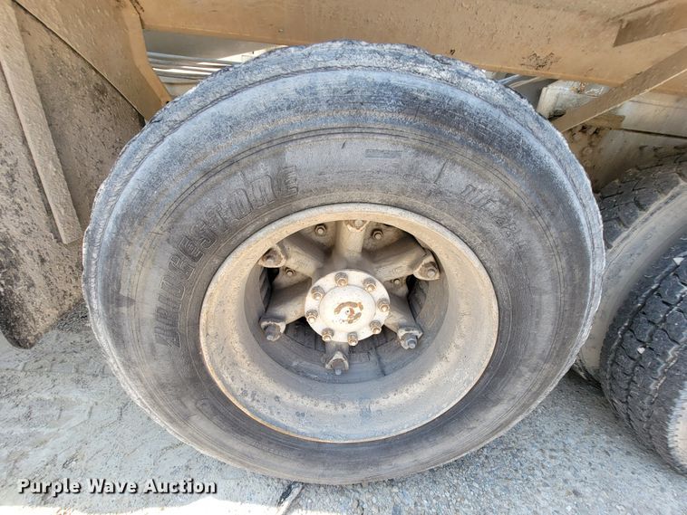 image for item KD9384 1993 Ford LT8000  ready mix truck