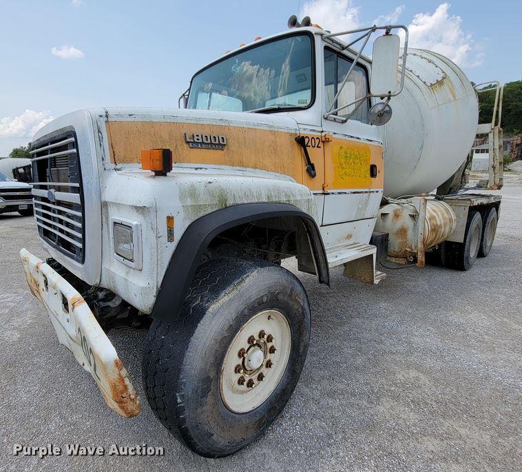 image for item KD9385 1994 Ford LT8000  ready mix truck
