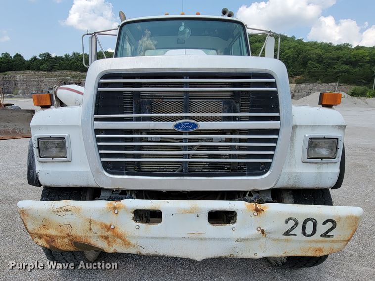 image for item KD9385 1994 Ford LT8000  ready mix truck