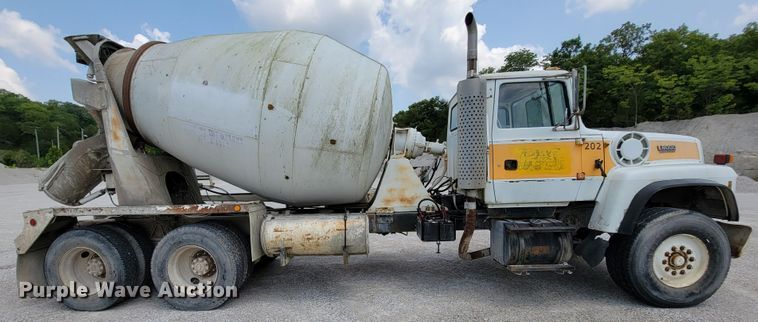 image for item KD9385 1994 Ford LT8000  ready mix truck