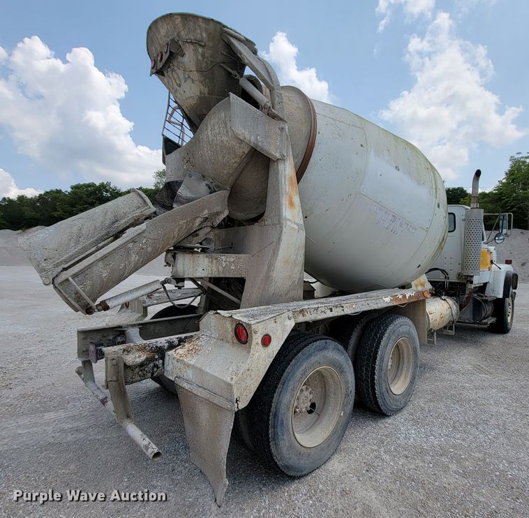 image for item KD9385 1994 Ford LT8000  ready mix truck