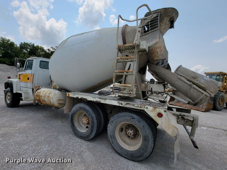 image for item KD9385 1994 Ford LT8000  ready mix truck