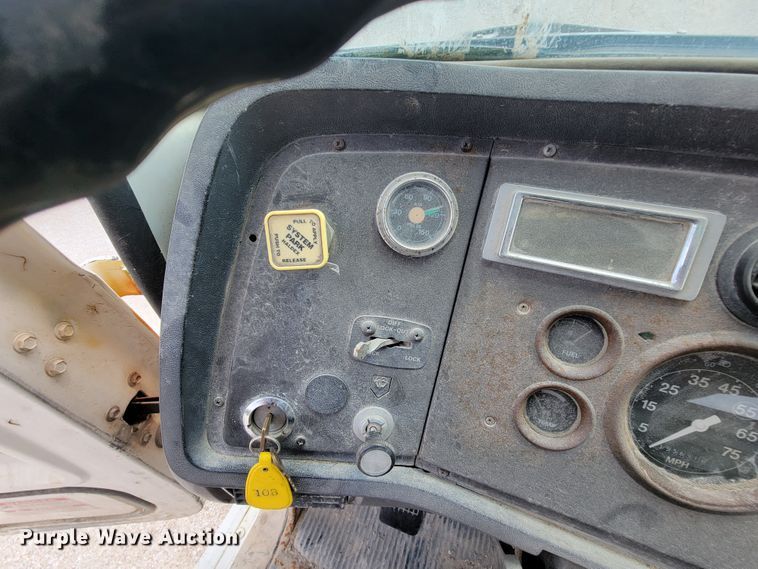 image for item KD9385 1994 Ford LT8000  ready mix truck