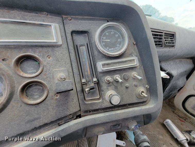 image for item KD9385 1994 Ford LT8000  ready mix truck