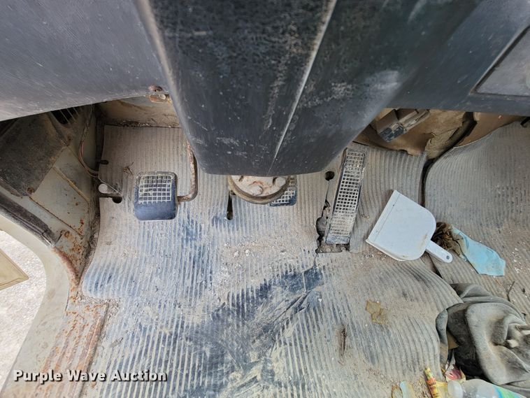 image for item KD9385 1994 Ford LT8000  ready mix truck