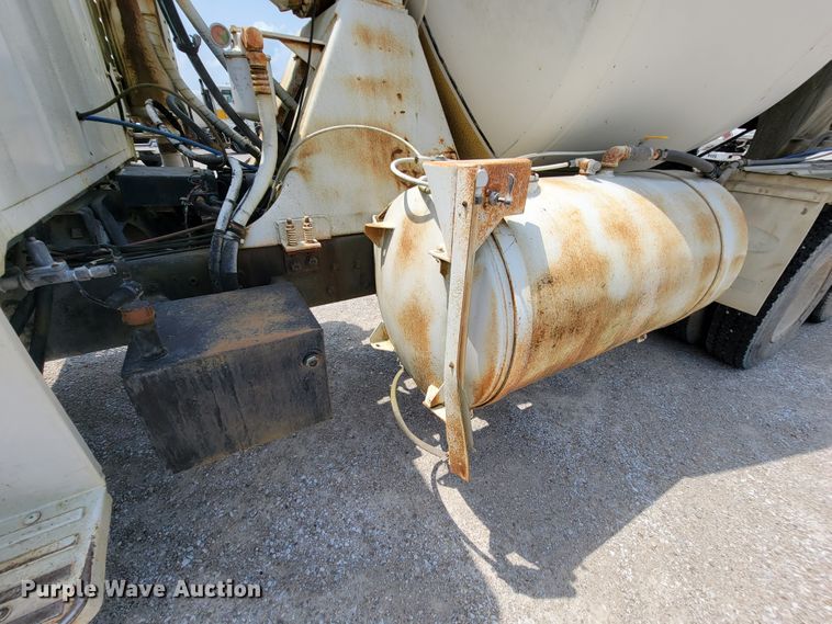 image for item KD9385 1994 Ford LT8000  ready mix truck