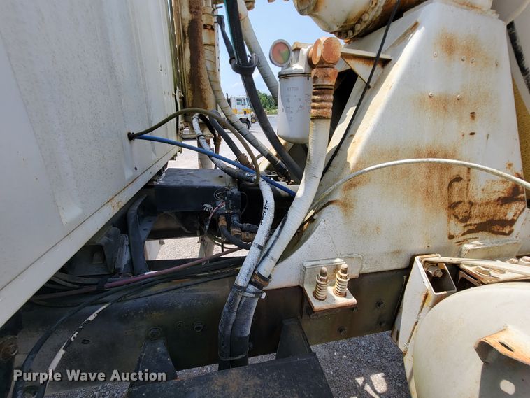 image for item KD9385 1994 Ford LT8000  ready mix truck