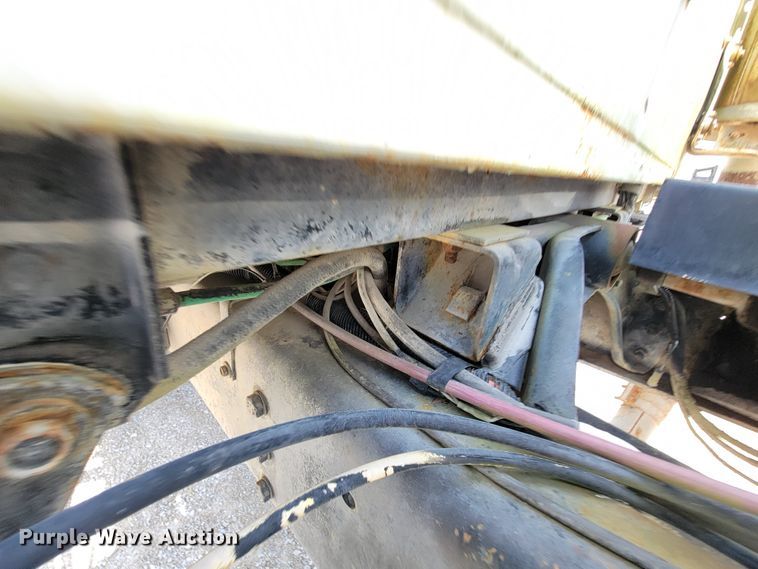 image for item KD9385 1994 Ford LT8000  ready mix truck