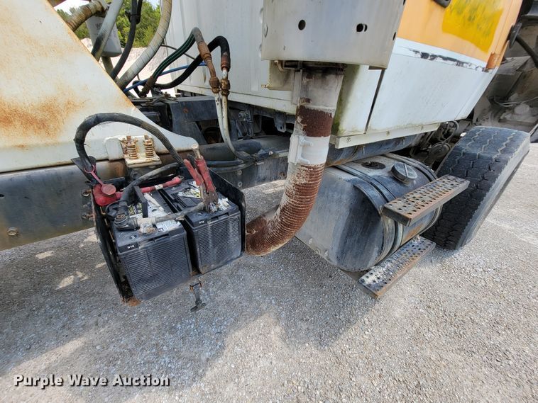 image for item KD9385 1994 Ford LT8000  ready mix truck