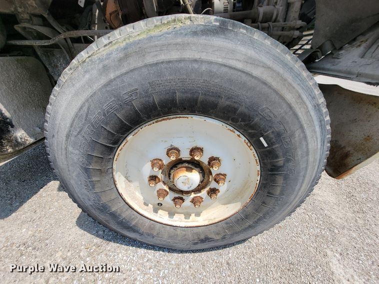 image for item KD9385 1994 Ford LT8000  ready mix truck