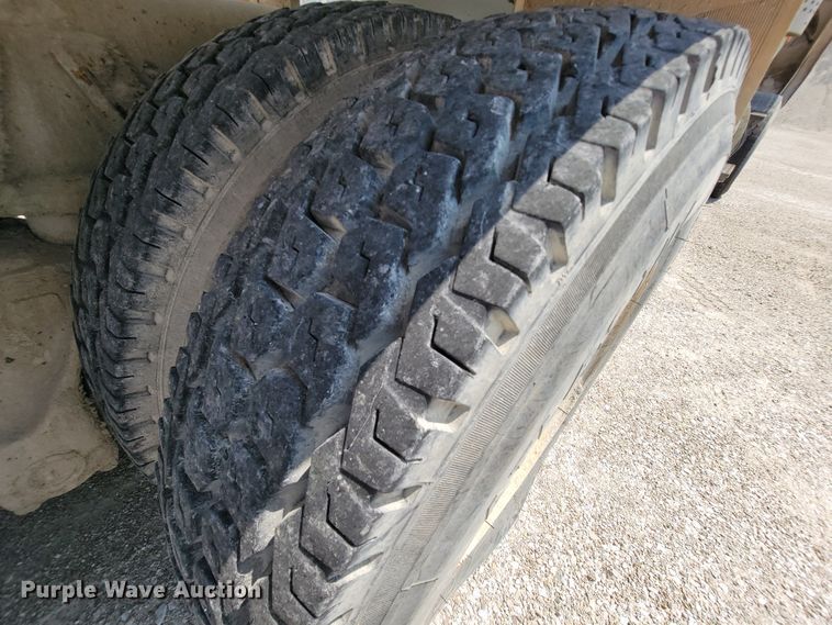 image for item KD9385 1994 Ford LT8000  ready mix truck