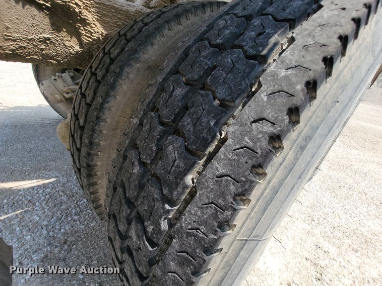 image for item KD9385 1994 Ford LT8000  ready mix truck