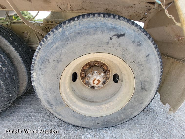 image for item KD9385 1994 Ford LT8000  ready mix truck