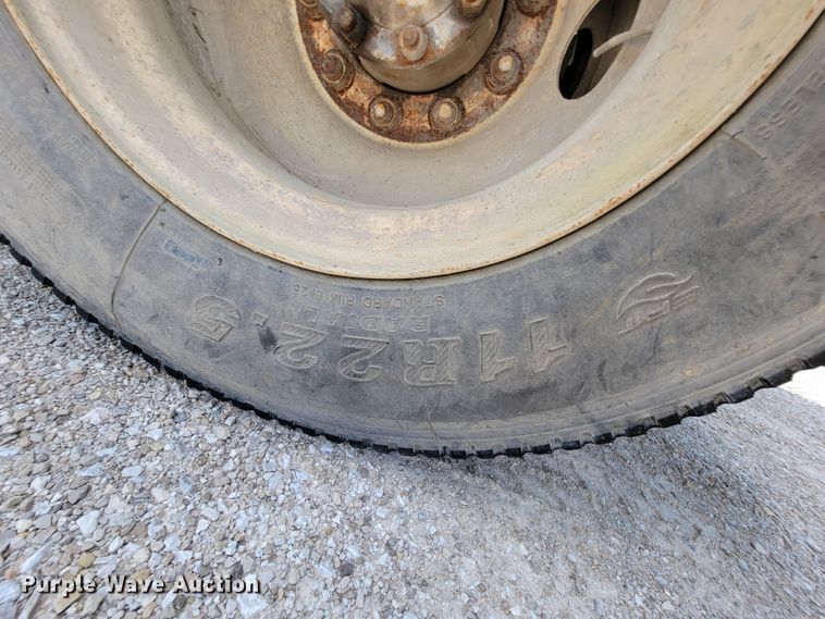 image for item KD9385 1994 Ford LT8000  ready mix truck