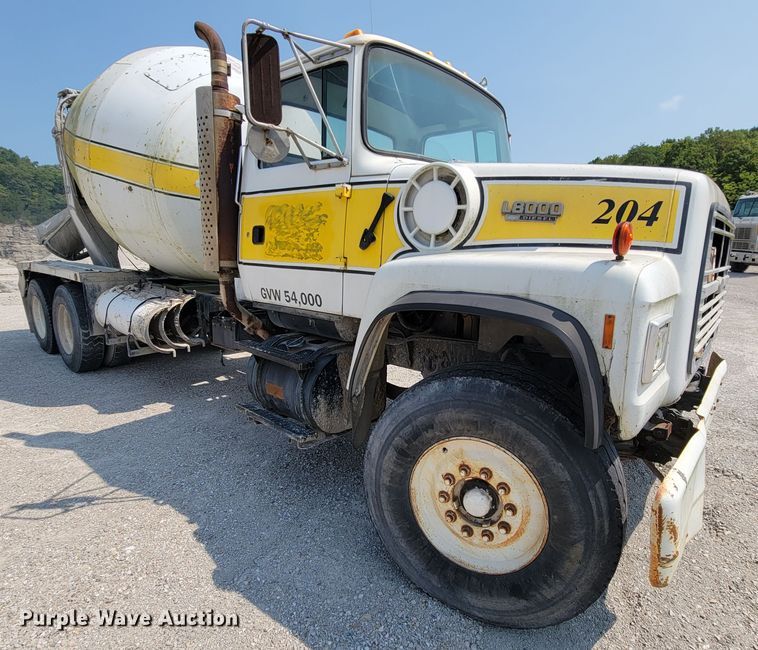 image for item KD9386 1994 Ford LT8000  ready mix truck