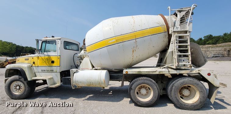 image for item KD9386 1994 Ford LT8000  ready mix truck