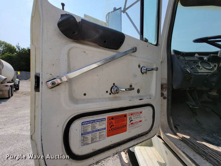 image for item KD9386 1994 Ford LT8000  ready mix truck