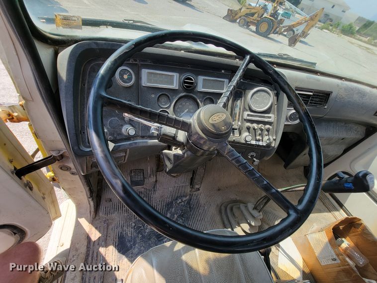 image for item KD9386 1994 Ford LT8000  ready mix truck