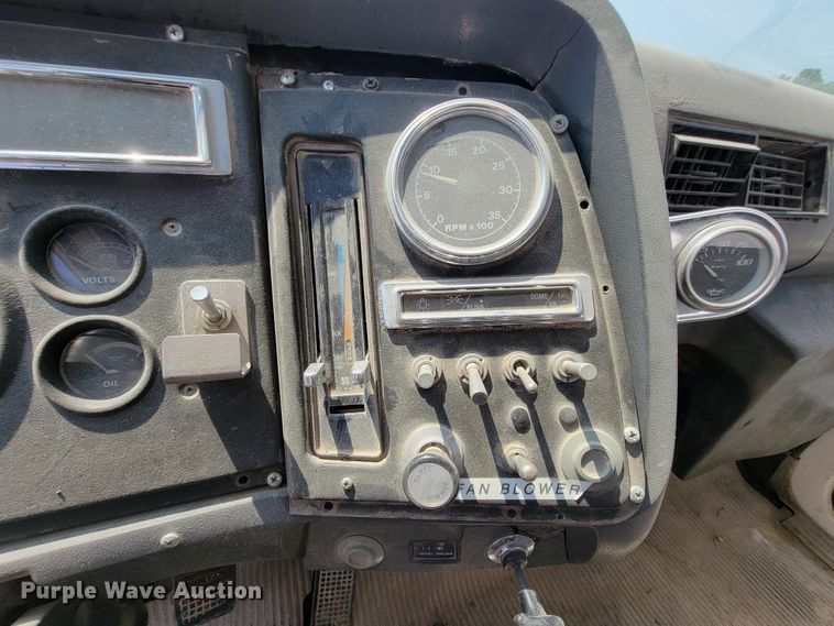 image for item KD9386 1994 Ford LT8000  ready mix truck