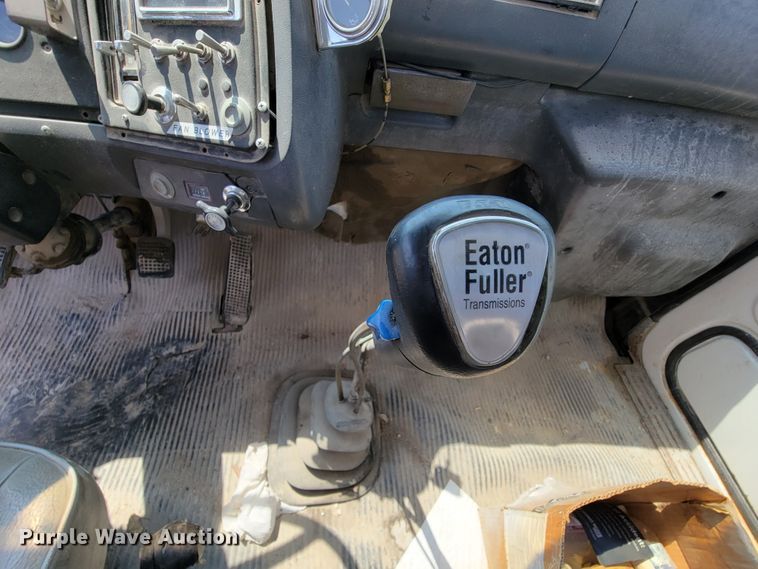 image for item KD9386 1994 Ford LT8000  ready mix truck