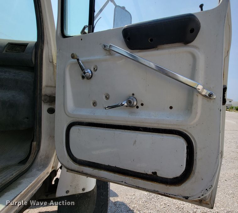 image for item KD9386 1994 Ford LT8000  ready mix truck