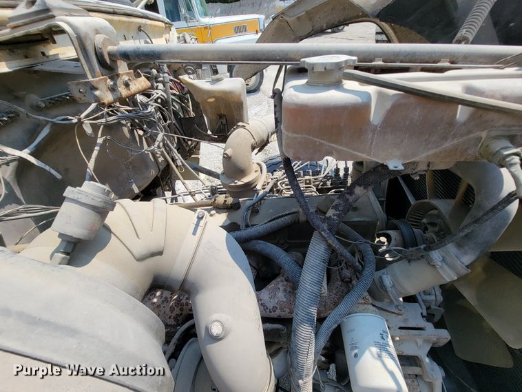 image for item KD9386 1994 Ford LT8000  ready mix truck