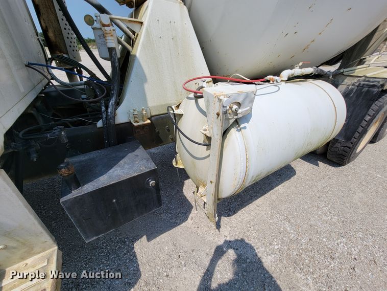 image for item KD9386 1994 Ford LT8000  ready mix truck