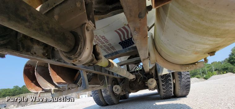 image for item KD9386 1994 Ford LT8000  ready mix truck