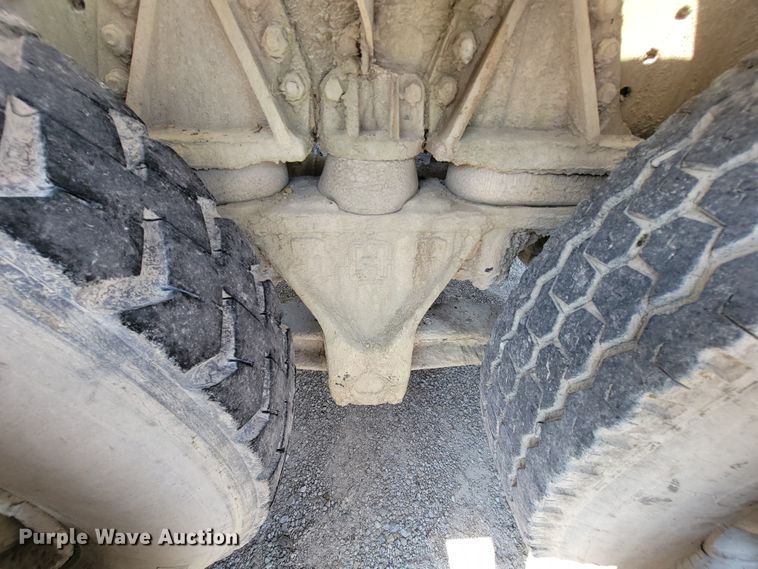 image for item KD9386 1994 Ford LT8000  ready mix truck