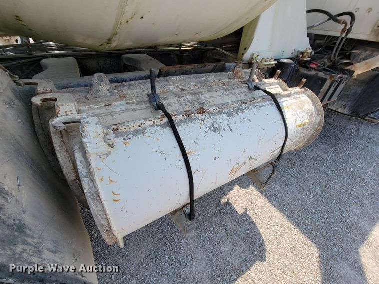 image for item KD9386 1994 Ford LT8000  ready mix truck