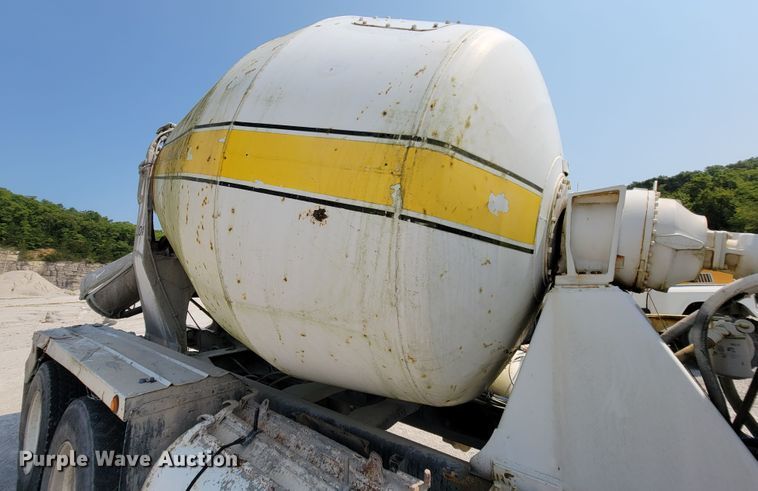 image for item KD9386 1994 Ford LT8000  ready mix truck