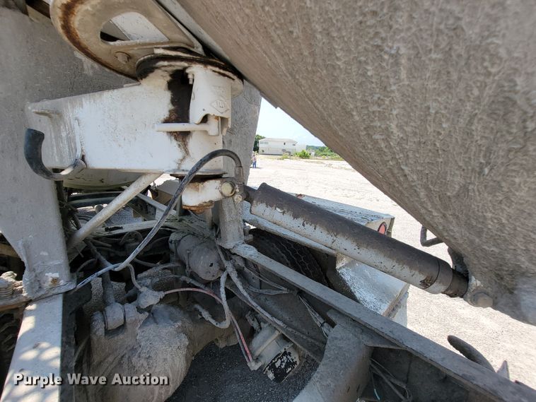 image for item KD9386 1994 Ford LT8000  ready mix truck