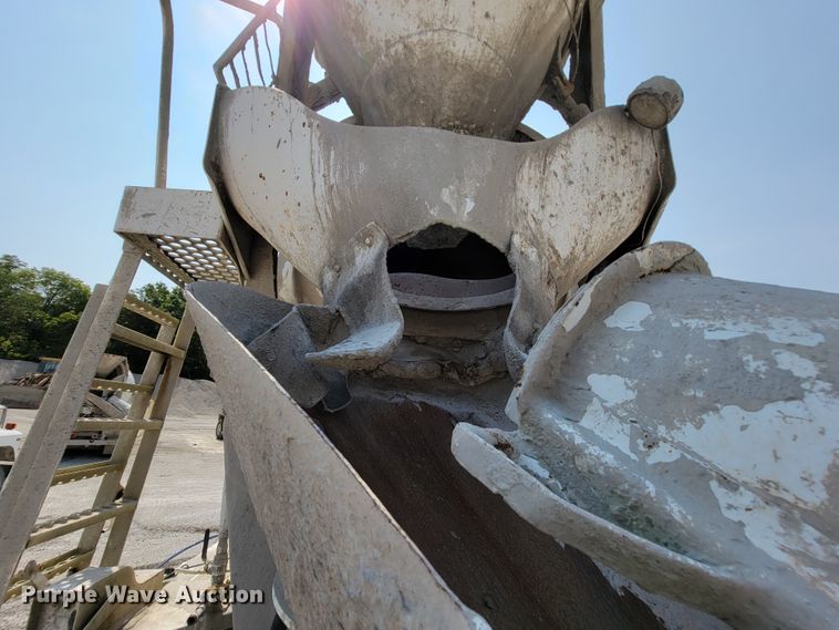 image for item KD9386 1994 Ford LT8000  ready mix truck