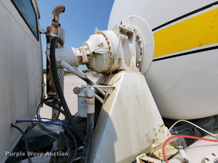 image for item KD9386 1994 Ford LT8000  ready mix truck