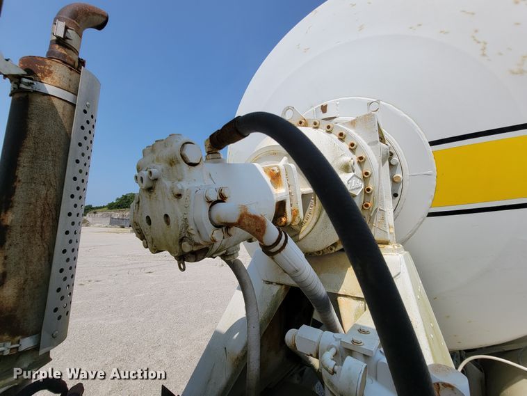 image for item KD9386 1994 Ford LT8000  ready mix truck