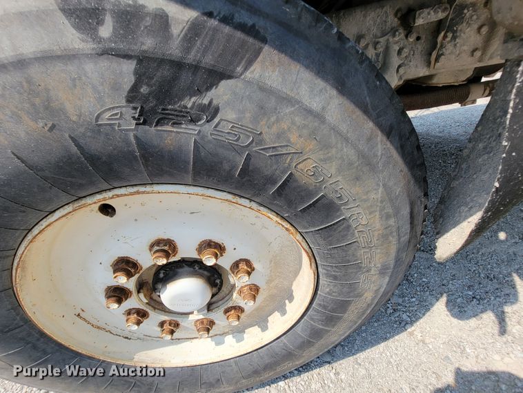 image for item KD9386 1994 Ford LT8000  ready mix truck