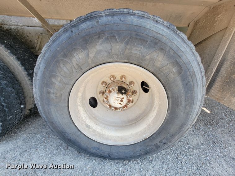 image for item KD9386 1994 Ford LT8000  ready mix truck