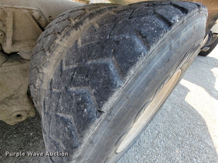 image for item KD9386 1994 Ford LT8000  ready mix truck